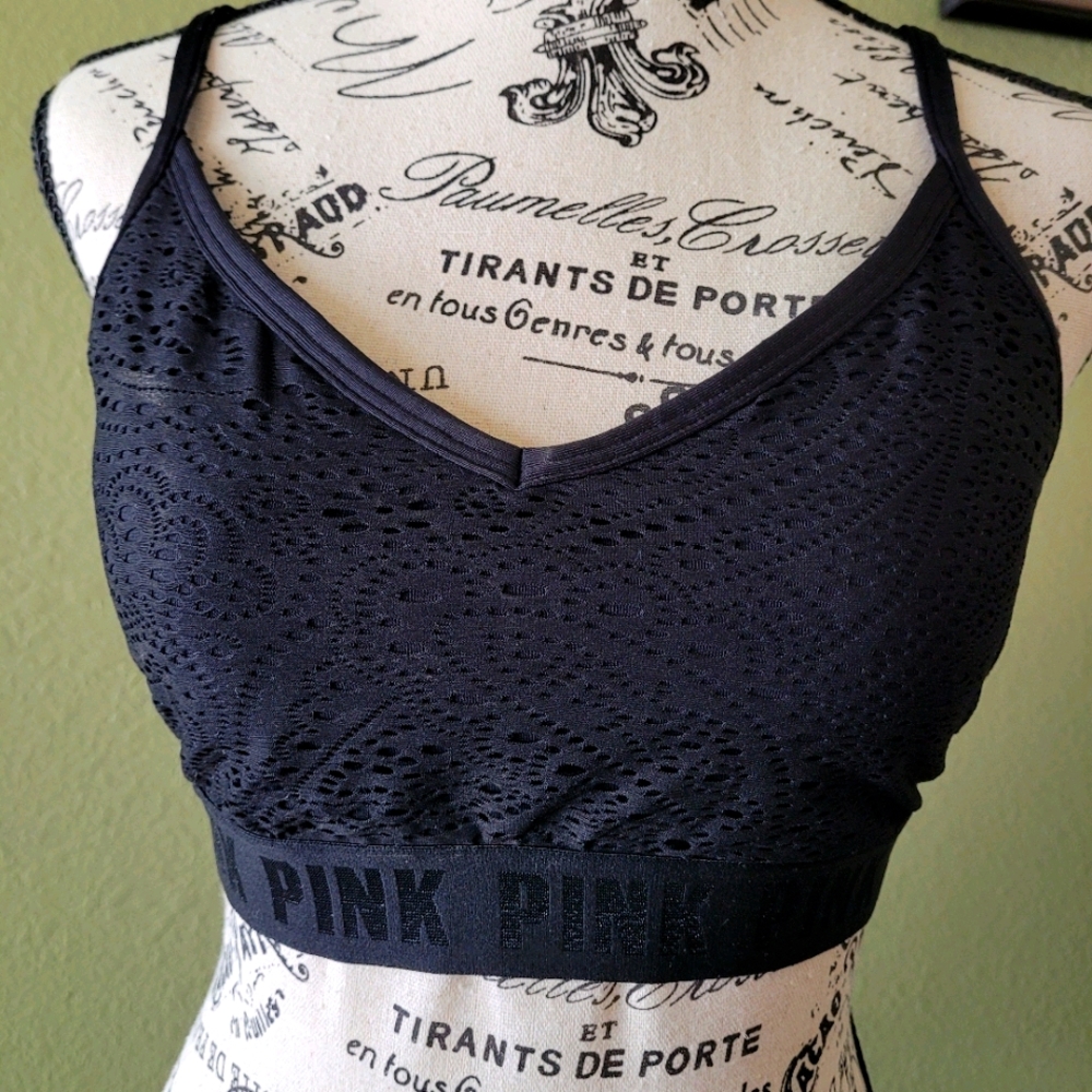 Victoria Secrets Pink sports bra